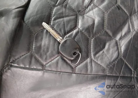 2001 Toyota Sequoia Limited V8 from USA, damaged, VIN 5TDZT38A21S035814